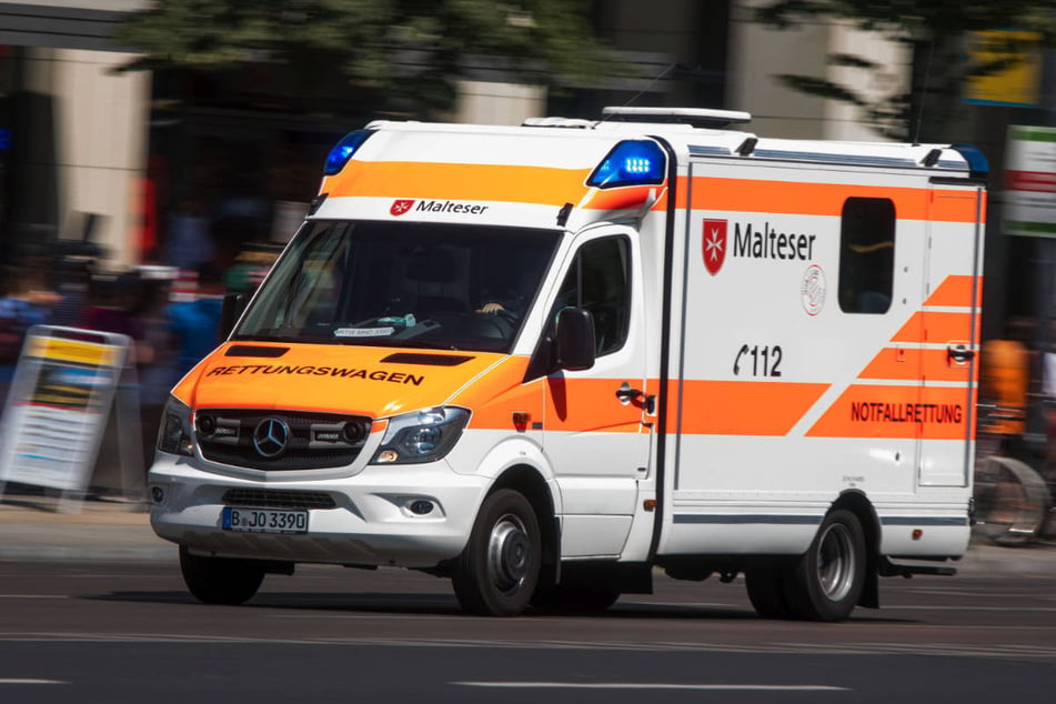 Berlin: Renault-Fahrer (74) rast in Gegenverkehr: 35-Jähriger schwer verletzt