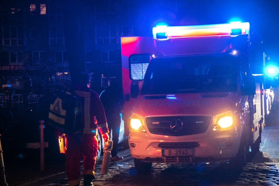 Rettungskräfte haben vergeblich versucht, den Mann zu reanimieren. (Symbolfoto)