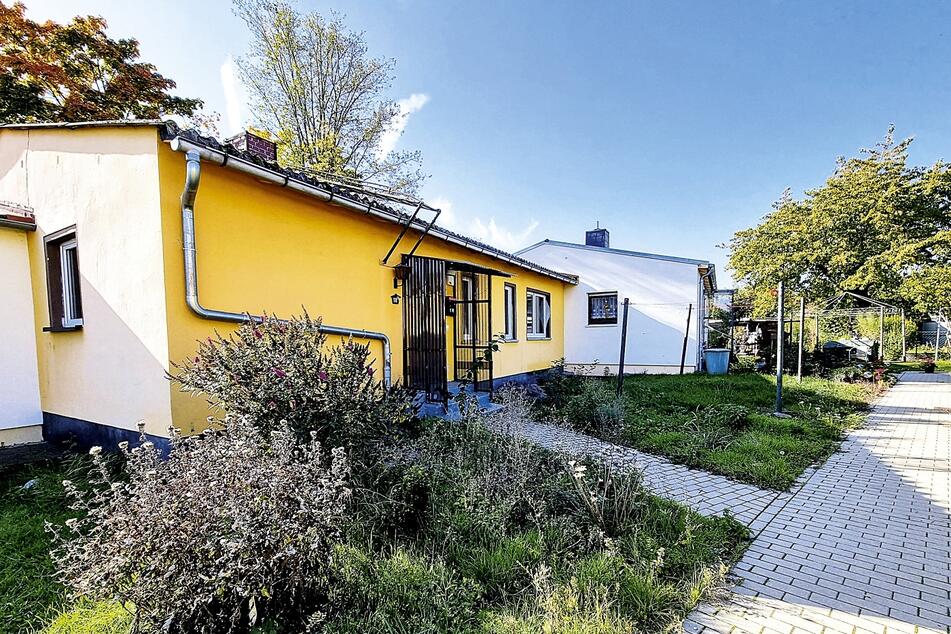 Reihenmittelhaus in Leipzig-Wahren. Mindestgebot 129.000 Euro