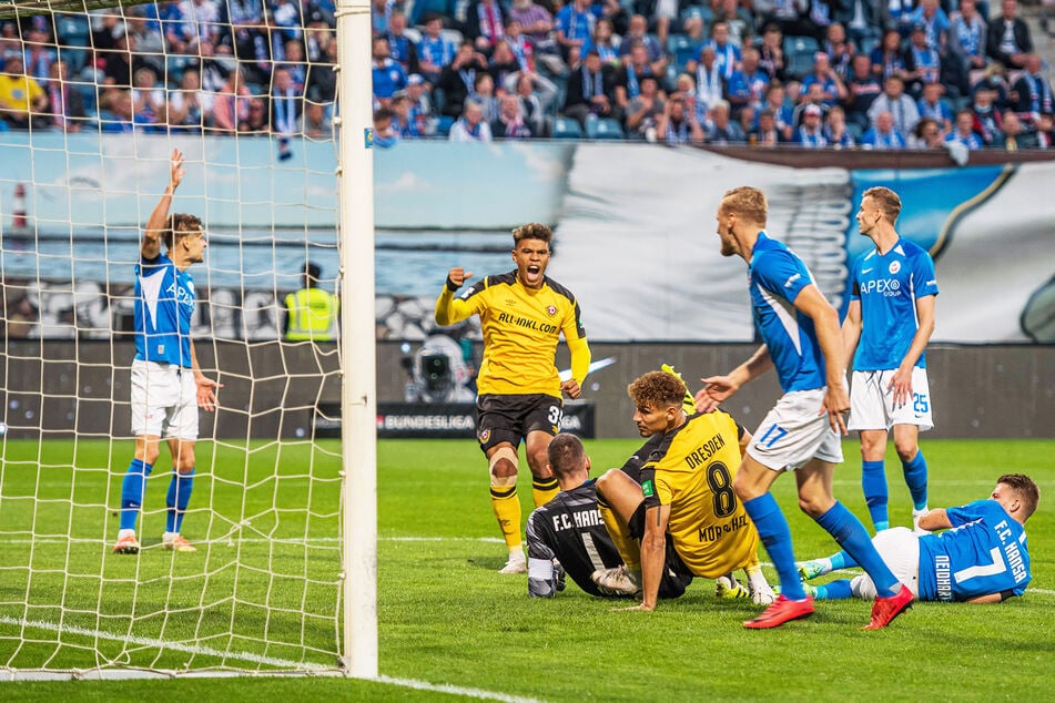 Heinz Mörschel (24, Rückennummer 8) bugsierte den Ball in Rostock bereits nach 35 Sekunden ins Tor.