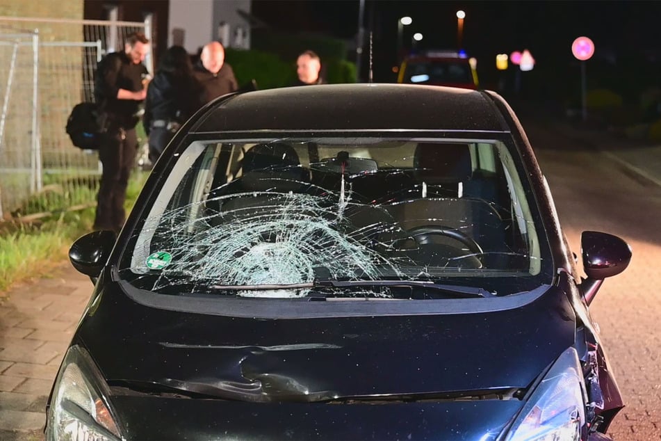 Die Polizei ermittelt nach dem Vorfall am Montagabend in Varel.