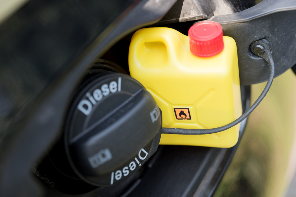 Diebe zapfen Laster über 200 Liter Diesel ab