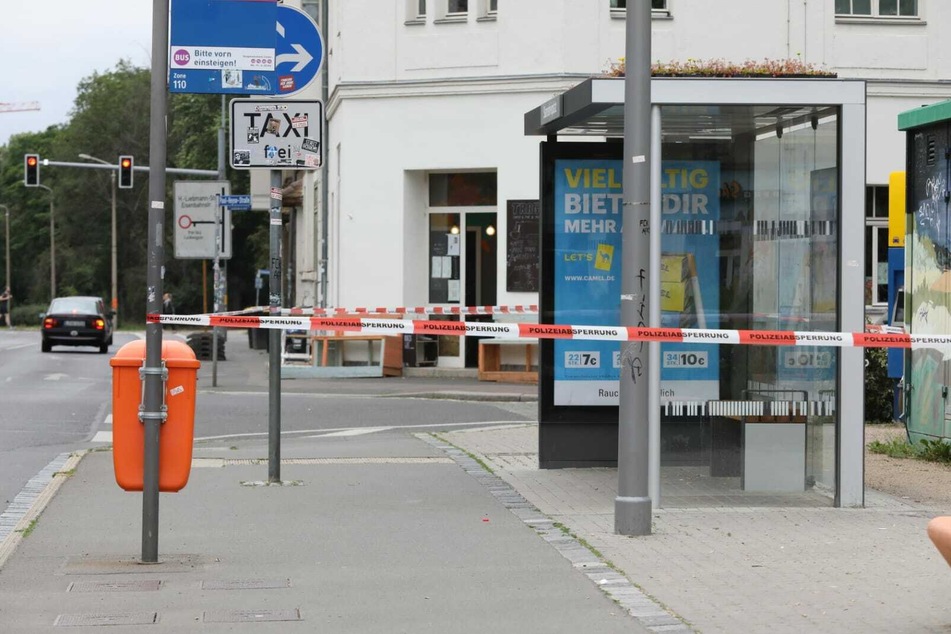 Der abgesperrte Haltestellenbereich am Stannebeinplatz.