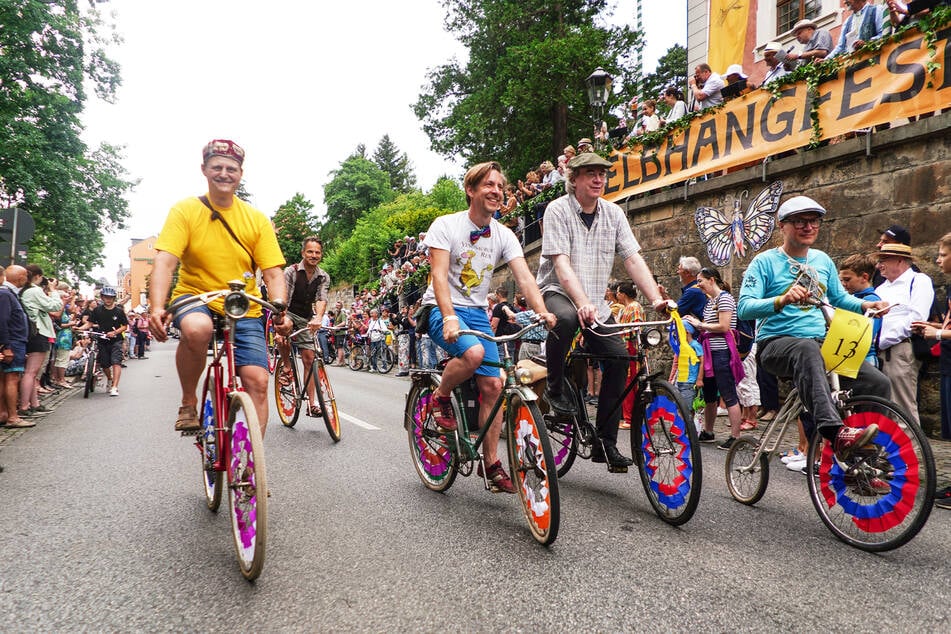 Für den Festumzug haben die Radler ihre Drahtesel schmuck herausgeputzt.