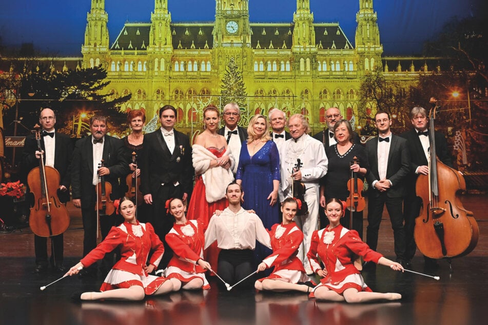 Das Ensemble des Nationaltheaters Brünn und das Fernsehballett Prag führen auf der Seebühne im Elbauenpark die größten Operetten auf.