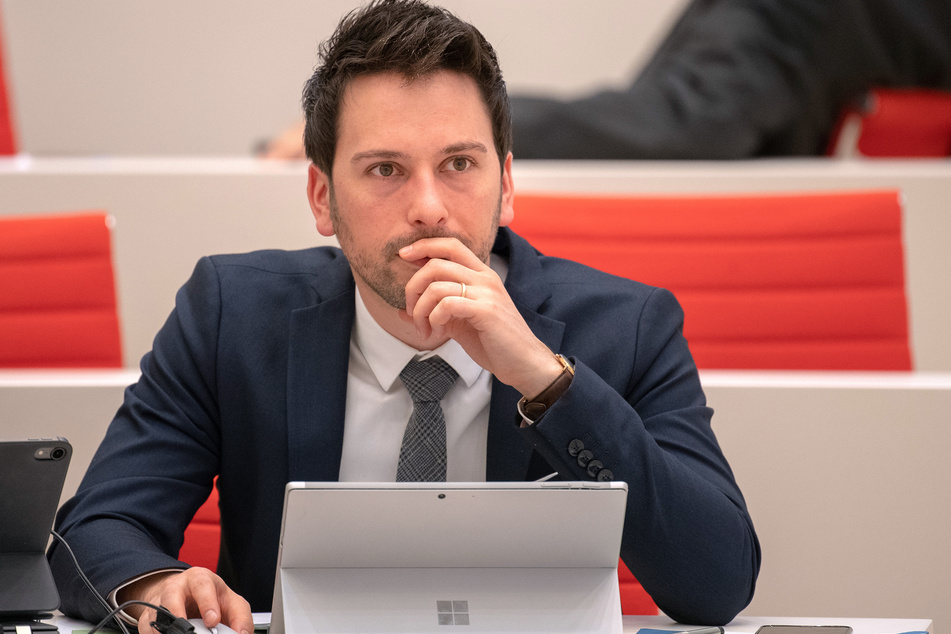 AfD-Fraktionsgeschäftsführer Hohloch sieht keine Spaltung in der Partei