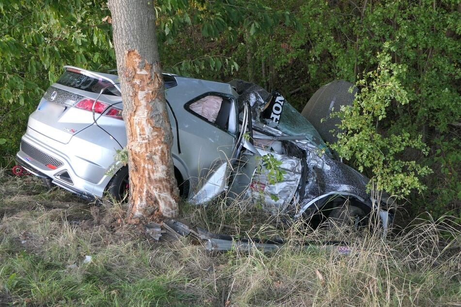 Am Honda entstand ein Totalschaden.