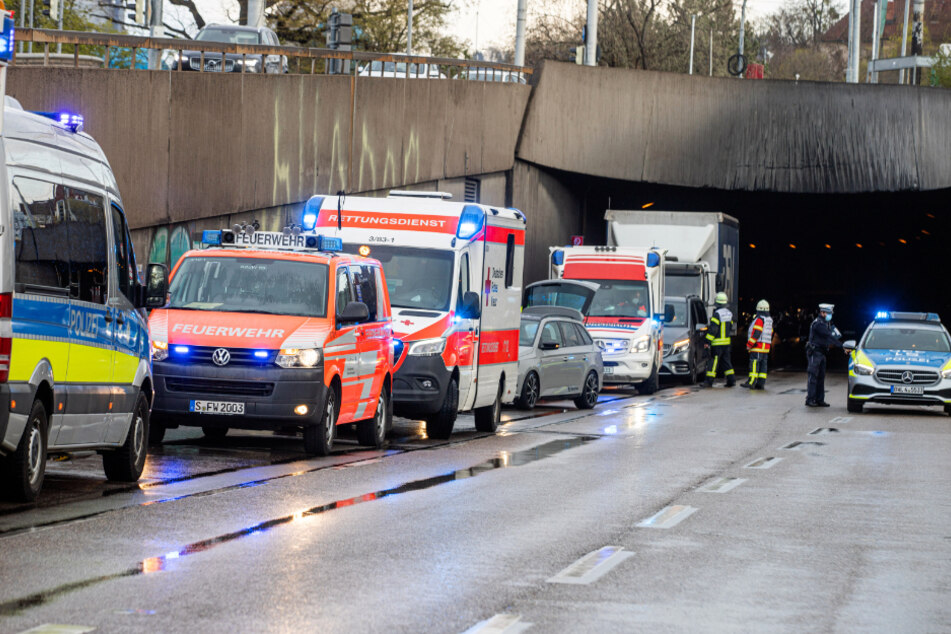 Unfall auf der B10 in Stuttgart: Stau im Feierabendverkehr