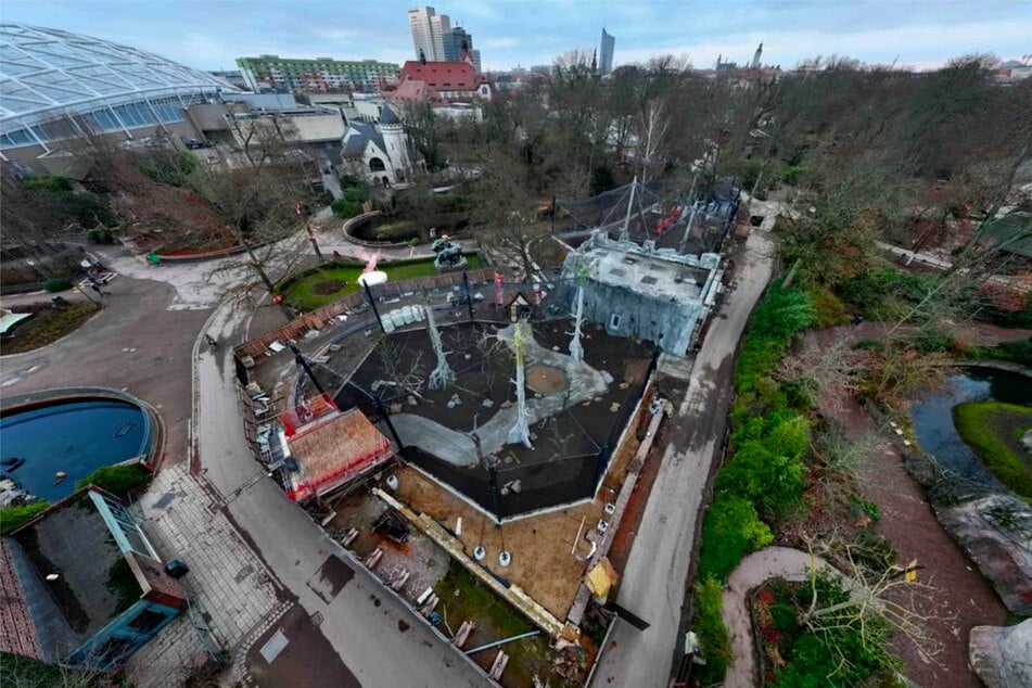 Aufnahmen vom Jahresbeginn zeigen die neue Anlage in einer der Bauphasen. Mittlerweile ist alles fertig und die Tiere können einziehen.