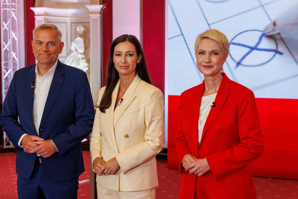 Manuela Schwesig (52, SPD, r.), Ministerpräsidentin von Mecklenburg-Vorpommern, und Leif-Erik Holm (56, l.), Ministerpräsidentenkandidat der AfD für die Landtagswahl, duellierten sich bereits im TV.