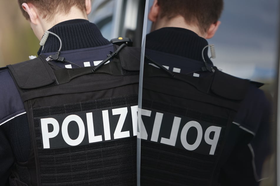 Die Betrüger gaben sich sowohl als Polizisten als auch als Bankangestellte aus. (Symbolbild)