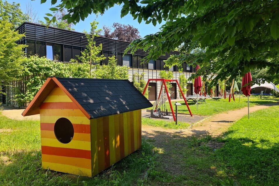 Das Kinderhospiz Bärenherz Leipzig begleitet Familien mit schwerst erkrankten Kindern ab dem Moment der Krankheitsdiagnose bis zum Tod der Kinder und darüber hinaus.