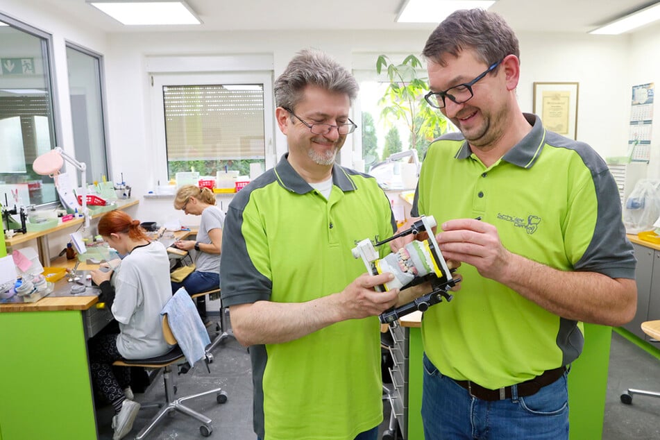 Wir brauchen Deine Hilfe in unserem Dentallabor!