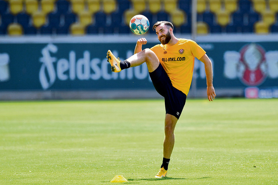 Neuzugang Morris Schröter (25) hatte schon bei seiner ersten Einheit bei Dynamo sichtlich Spaß.