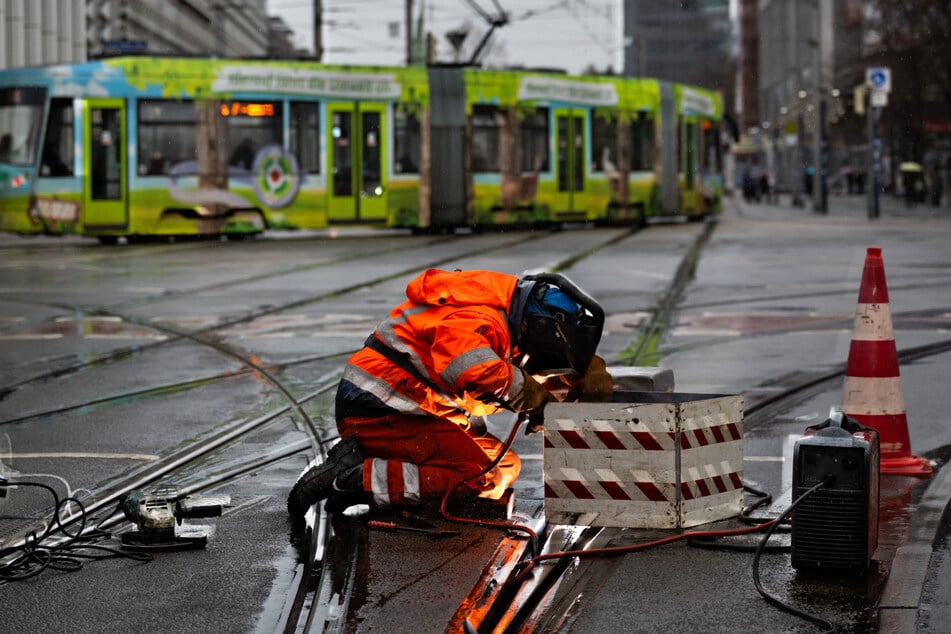 Für eine Woche muss die MVB wichtige Gleisarbeiten in Salbke vornehmen.
