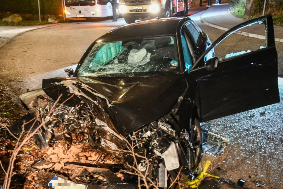 Eine 22-Jährige ist am Mittwochabend in Hamburg verunglückt. Sie wurde schwer verletzt.