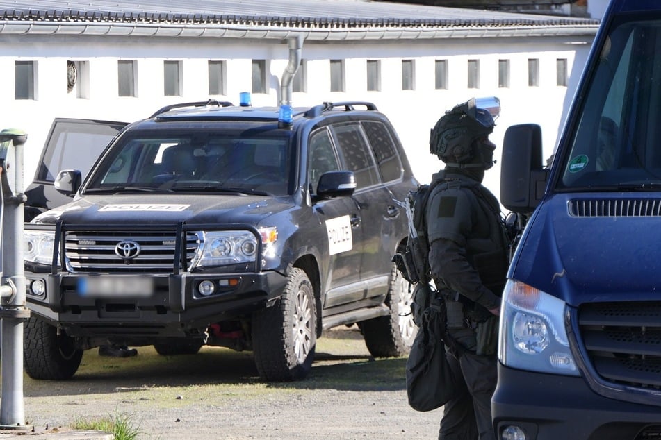 Ein Spezialeinsatzkommando rückte am Mittwoch nach Altenhain im Landkreis Leipzig aus.