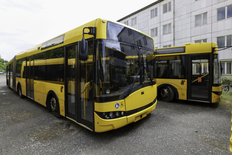 Im Juni schickte Dresden drei ausrangierte DVB-Busse nach Butscha.