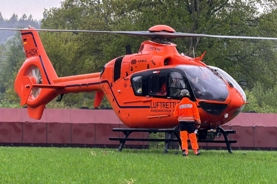 Mit einem Rettungshubschrauber musste der Jugendliche ins Krankenhaus geflogen werden.