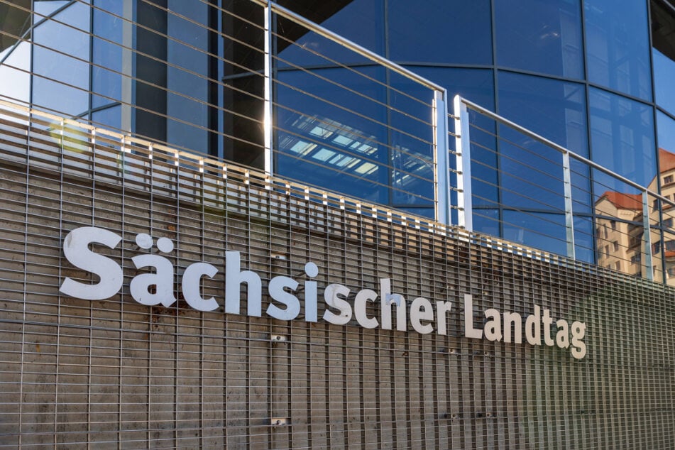 Im Landtag gibt es jetzt zwei fraktionslose Abgeordnete.