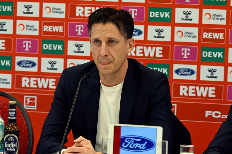 Geschäftsführer Christian Keller (43) muss schnellstmöglich einen neuen Trainer für den 1. FC Köln finden.
