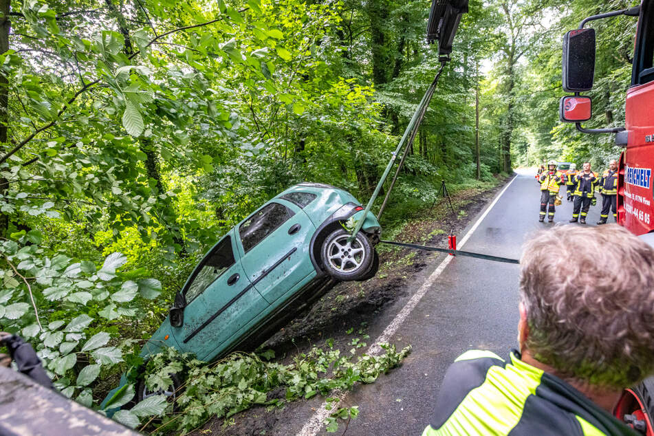 Der Opel Corsa war auf der S171 von der Straße abgekommen.