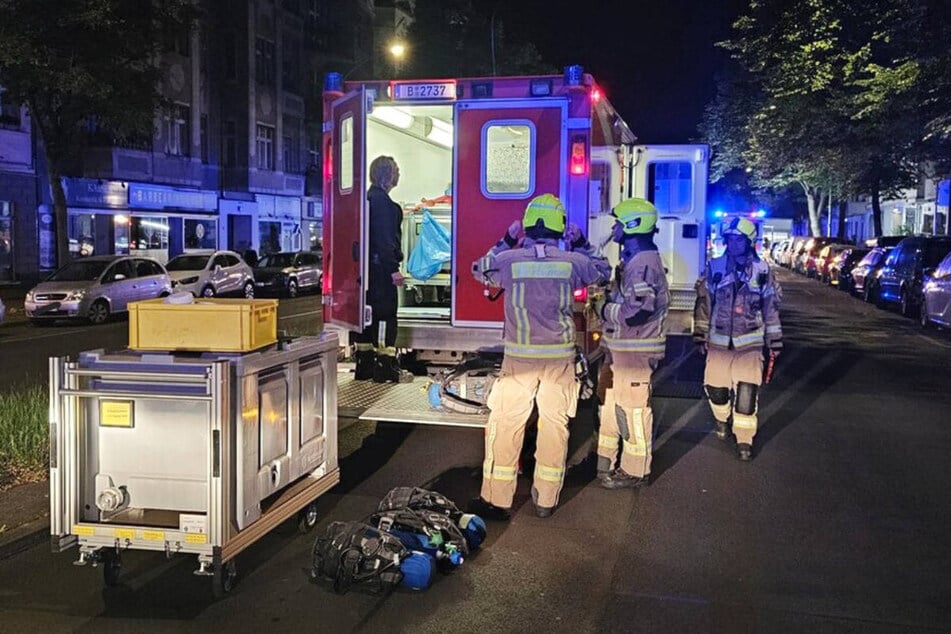 Der Rettungsdienst musste fünf Menschen vor Ort betreuen und eine Person ins Krankenhaus bringen.