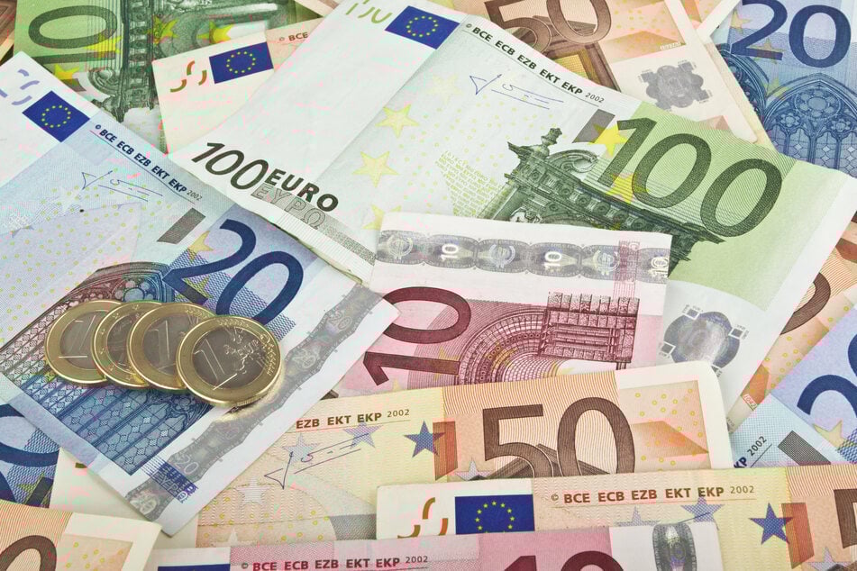 Dreiste 50.000-Euro-Abzocke: 81-jährige Rentnerin wurde beklaut