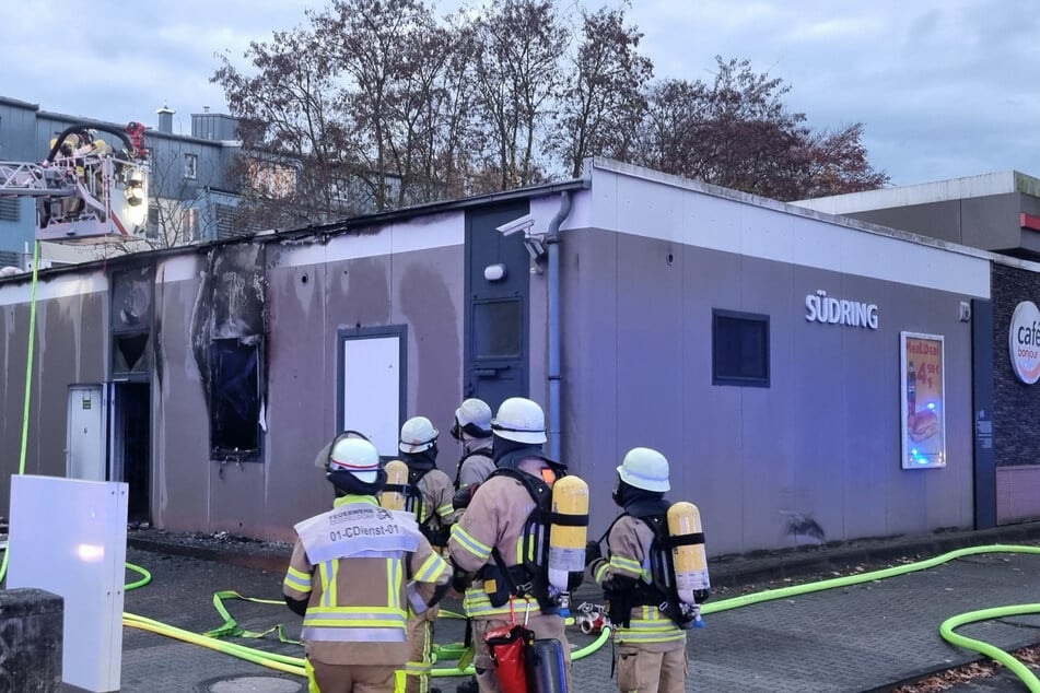 Auch in einem Lagerraum der Tankstelle hat es gebrannt.
