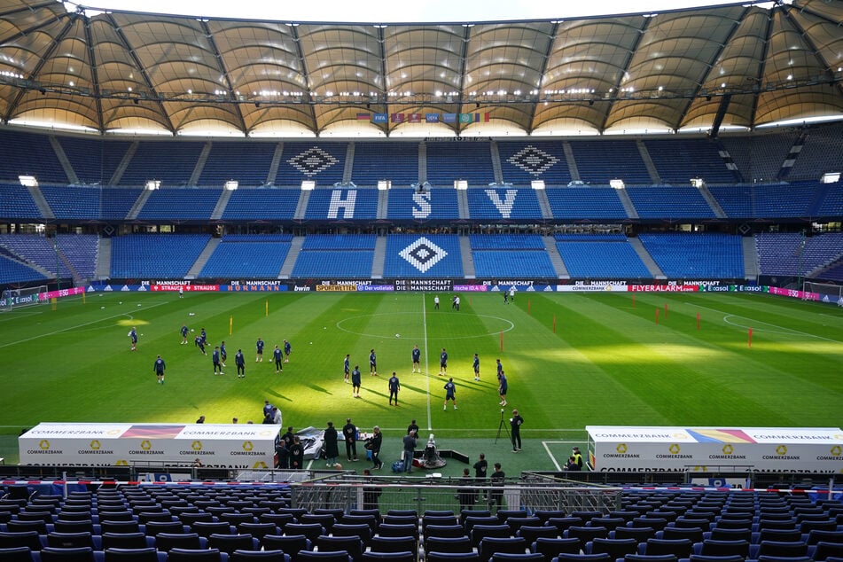 Das Volksparkstadion, die Heimstätte des HSV, fasst bei Fußballspielen 57.000 Besucher. Am 26. und 28. Mai 2023 tritt an zwei Abenden die US-Metalband "Metallica" in der Arena auf.