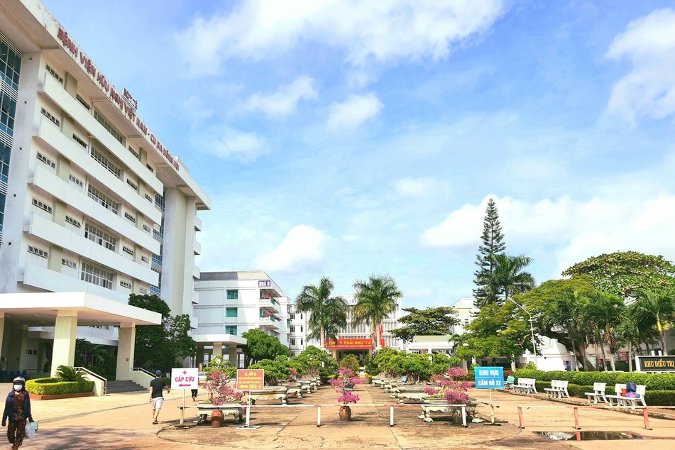 Das Cuba Friendship Krankenhaus in Dong Hoi Vietnam konnte dem 35-Jährigen schließlich helfen.