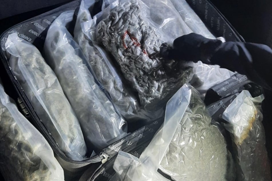 In Zwickau wurden in einem Auto mehrere Kilo Marihuana gefunden.