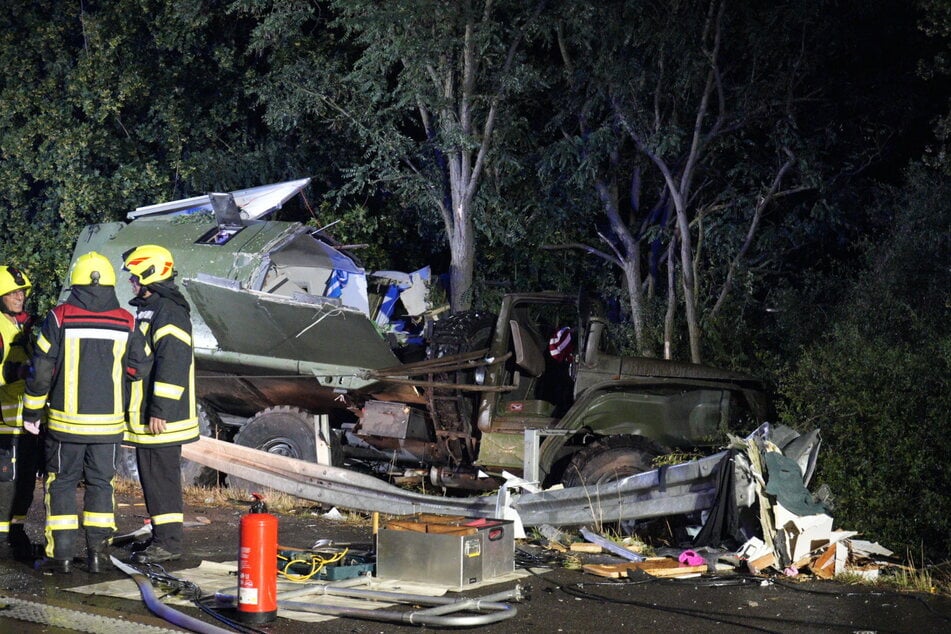 Am Freitagabend krachten auf der A9 zwei Fahrzeuge zusammen.