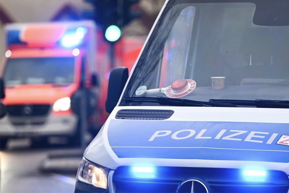 Spektakulärer Unfall: 18-Jährige schießt mit Audi durch den Neckar