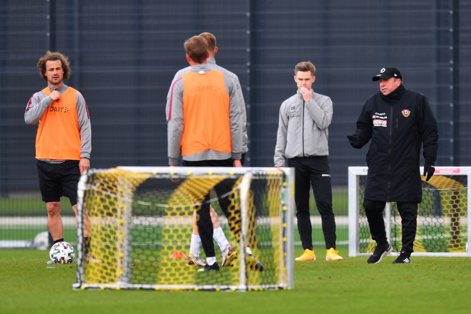 Für Dynamo Dresden könnte es bereits am Mittwoch mit dem Mannschaftstraining weitergehen.