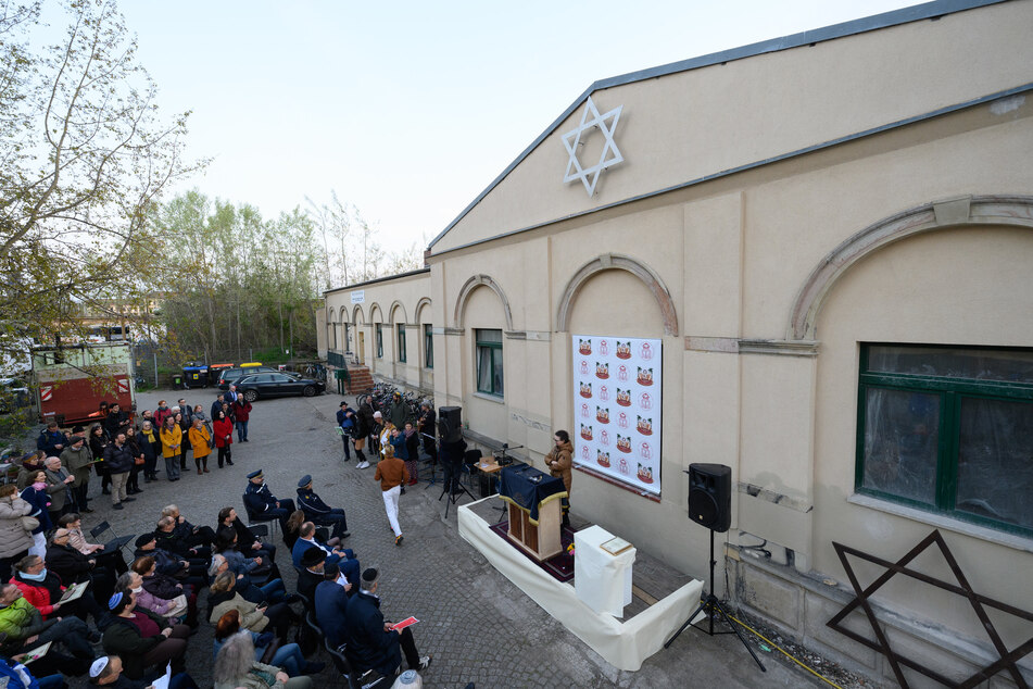 Am Donnerstag erhielt die Jüdische Kultusgemeinde in Dresden einen Davidstern.