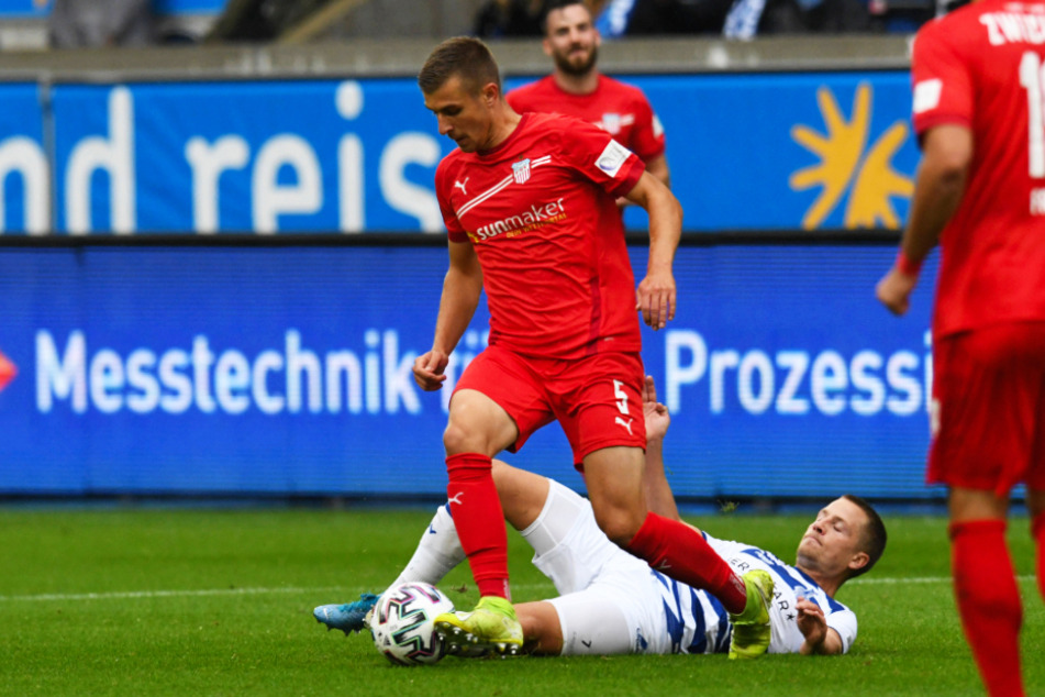 Maurice Hehne und der FSV Zwickau holten beim Aufstiegskandidaten MSV Duisburg einen Auswärtspunkt.