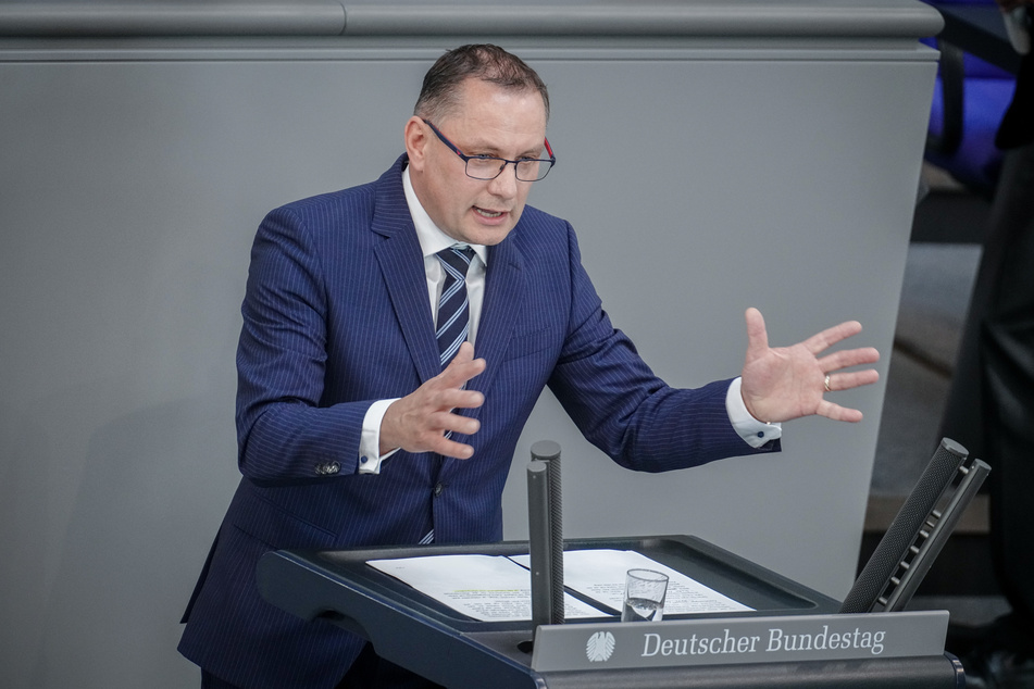 AfD-Fraktionsvorsitzender Tino Chrupalla (48) zu Gast bei "maischberger".