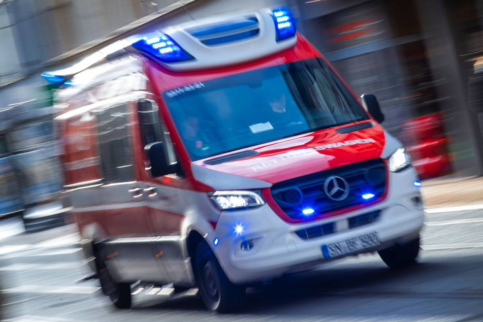 Für den 22 Jahre alten Ford-Fahrer kam jede Hilfe zu spät. (Symbolfoto)