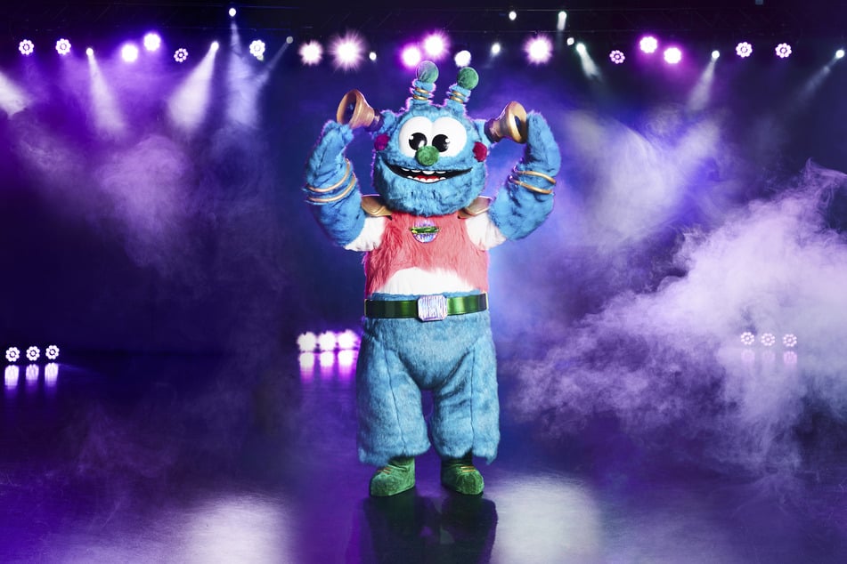Die Figur "Das Alien" steht in der Prosieben-Show "The Masked Singer" auf der Bühne. Die neue Staffel beginnt am 20.10.2020 bei ProSieben.