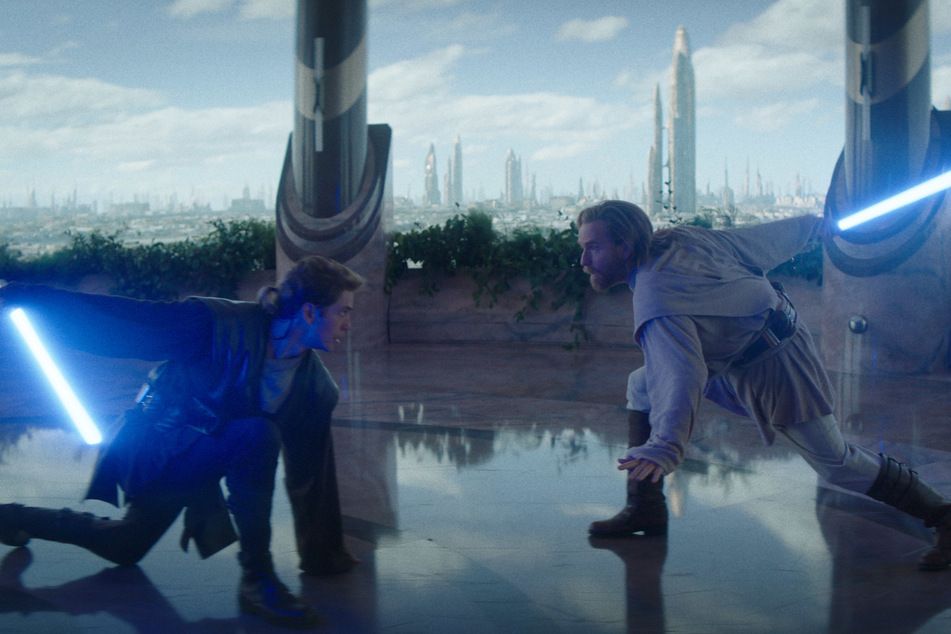 Ewan McGregor (r) and Hayden Christensen reprise their iconic roles as Obi-Wan Kenobi and Anakin Skywalker respectively in the Disney+ series.