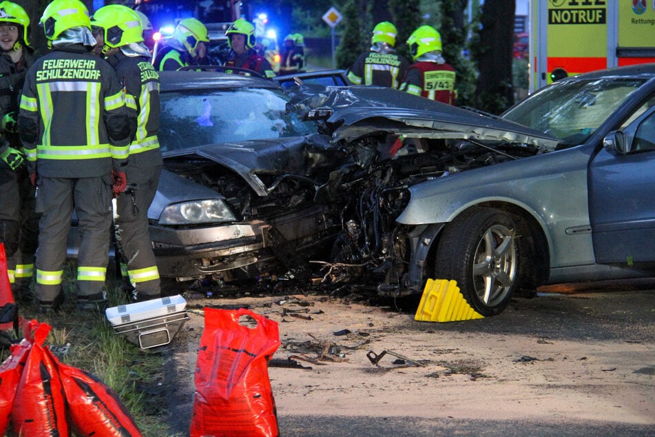 Der Mercedes und der Skoda haben einen Totalschaden davongetragen.