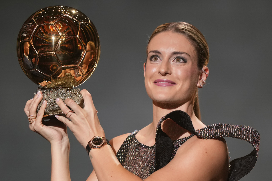 Sie ist die beste Fußballerin: Auch die Spanierin Alexia Putellas (28) erhielt einen goldenen Ball.