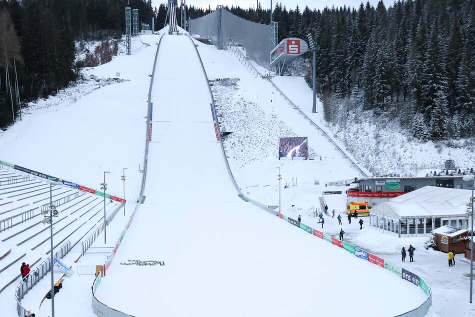 Die Vogtland Arena in Klingenthal wäre für die Sprung-Wettbewerbe bereit.