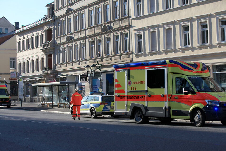 Der 44-jährige Familienvater wurde mit leichten Verletzungen in ein Krankenhaus gebracht.