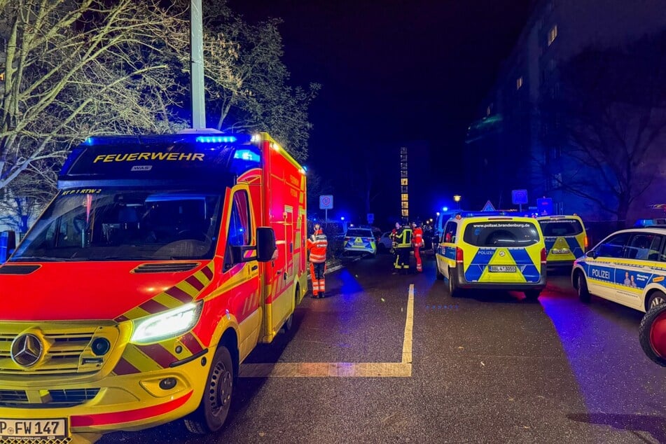 Polizei und Feuerwehr waren nach dem Alarm mit einem Großaufgebot vor Ort.