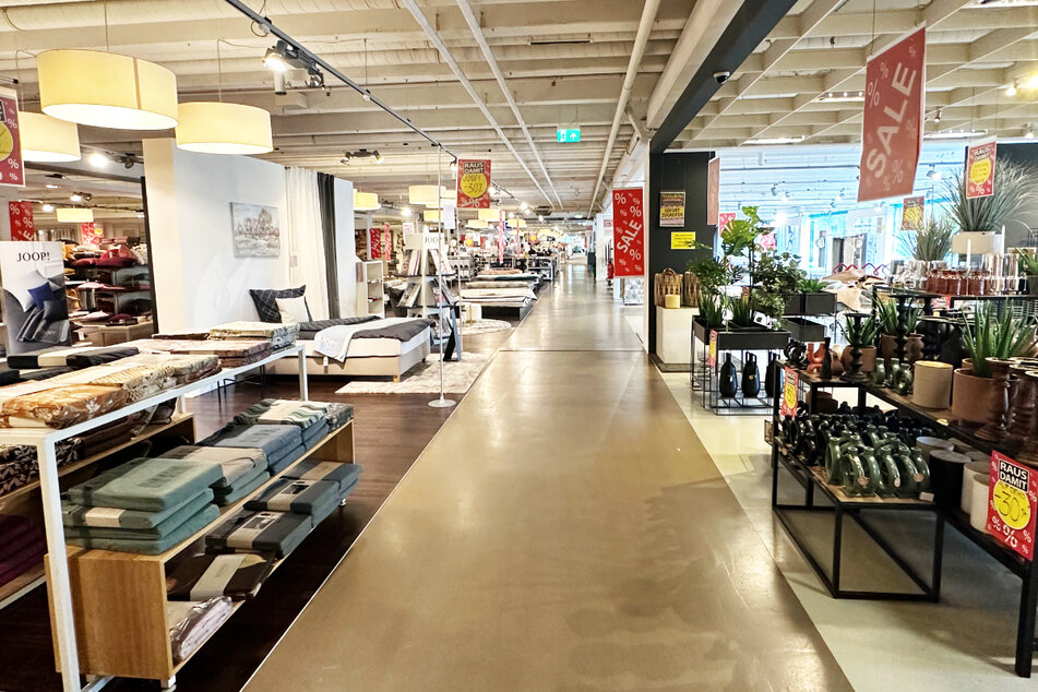 Großer Räumungsverkauf bei XXXLutz (ehem. Wohn-Center Spilger).