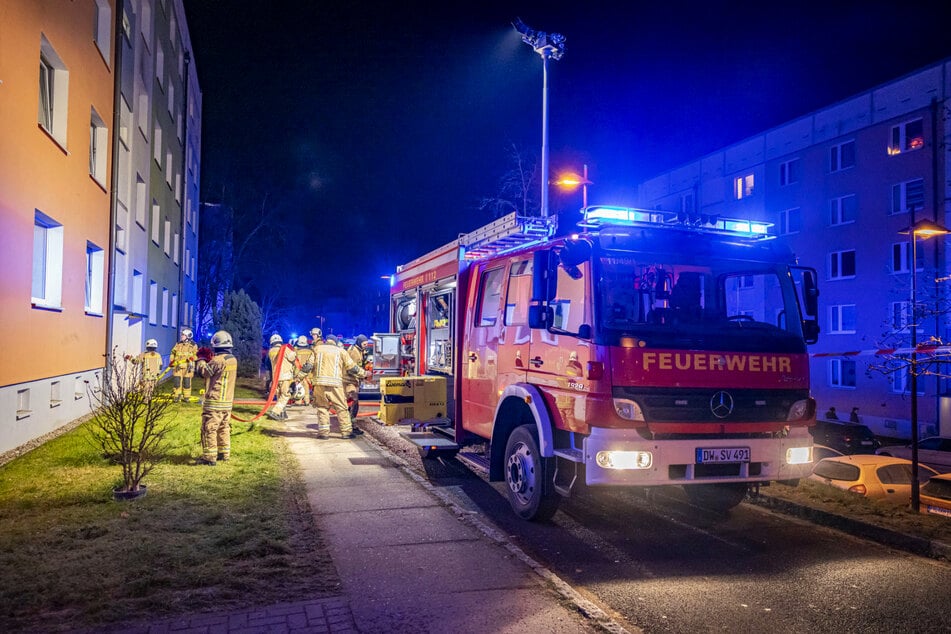 Die Kameraden der Feuerwehr waren um kurz nach Mitternacht an der Heinrich-Heine-Straße gefordert.