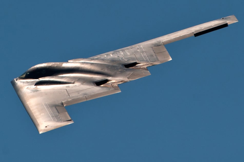 B-2-Tarnkappenbomber sollen auf dem Weg in Richtung Iran sein.