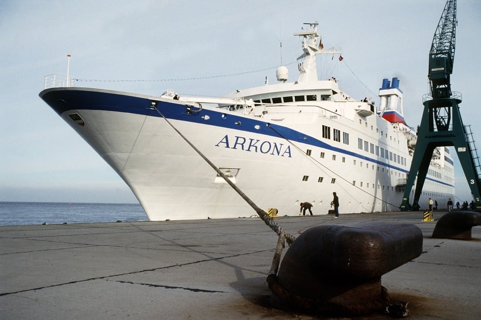Vacaciones de recreo en alta mar para más de 600 “camaradas leales”: el antiguo “crucero de ensueño” del ZDF, el MS Astor, navegó desde 1985 como el barco de pasajeros Arkona llevando a ciudadanos de la RDA a costas lejanas, incluso a veces a países occidentales.